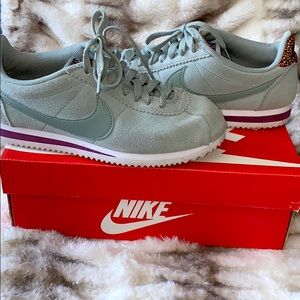 Wmns classic Cortez premium